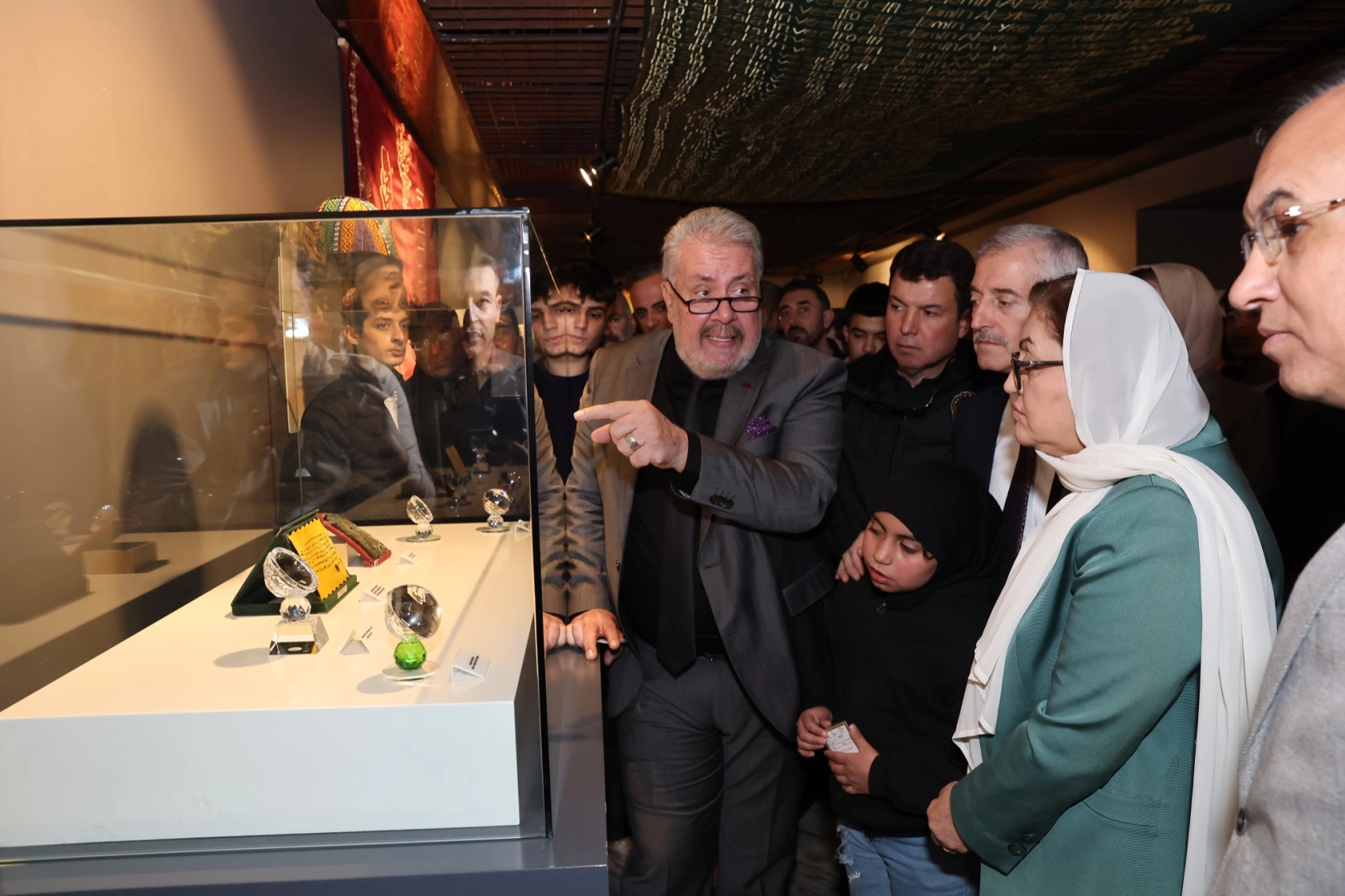 Gaziantep’te Manevi Yolculuk: Mukaddes Emanetler Sergisi Açıldı