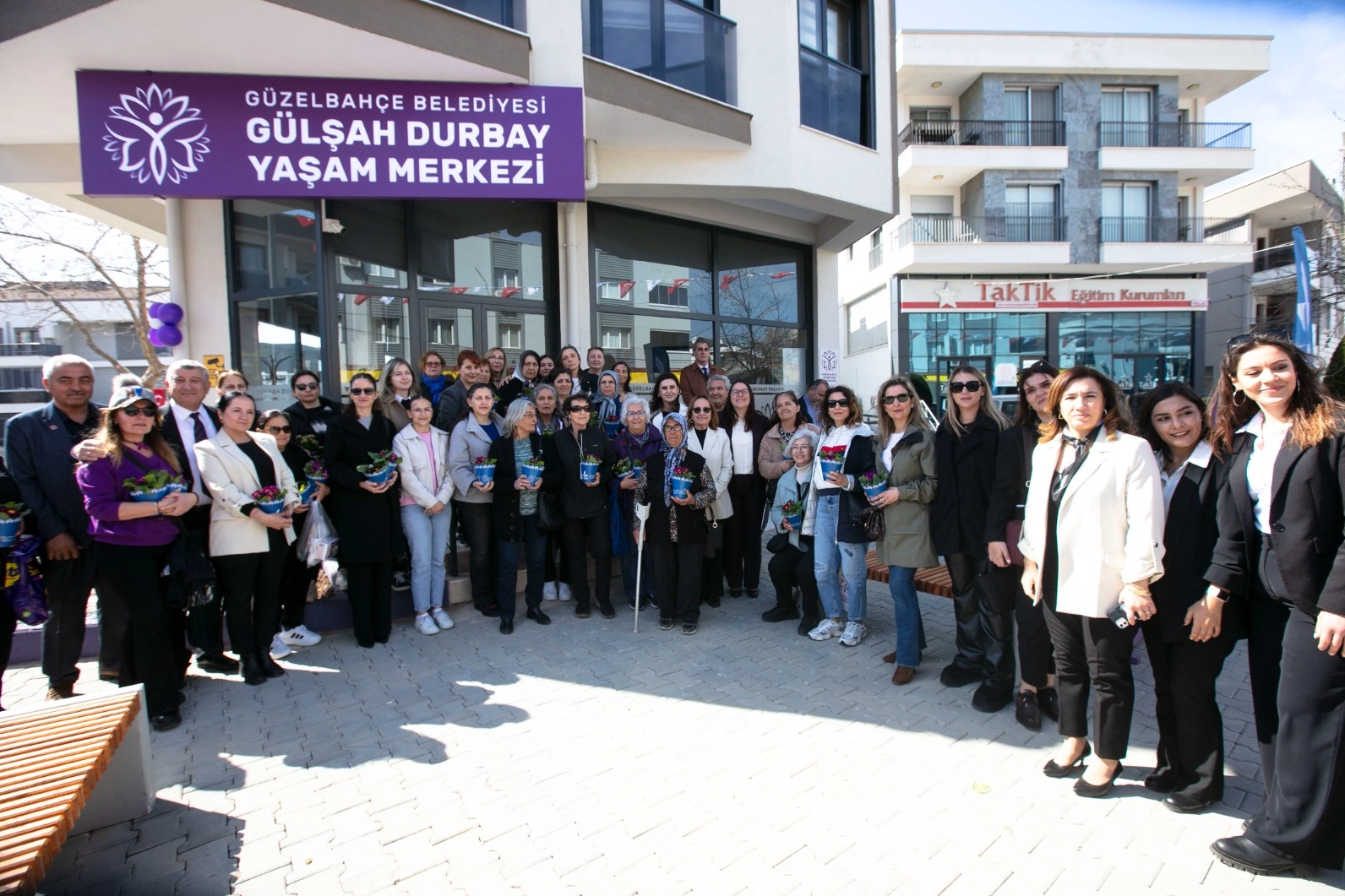 Kadın Mücadelesi Güzelbahçe’de Yaşayacak: Gülşah Durbay Yaşam Merkezi Açıldı