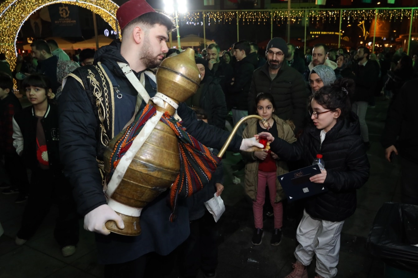 Kocaeli’de Ramazan Coşkusu: İftar Sonrası Ücretsiz İkramlar ve Eğlenceler Büyükşehir’den