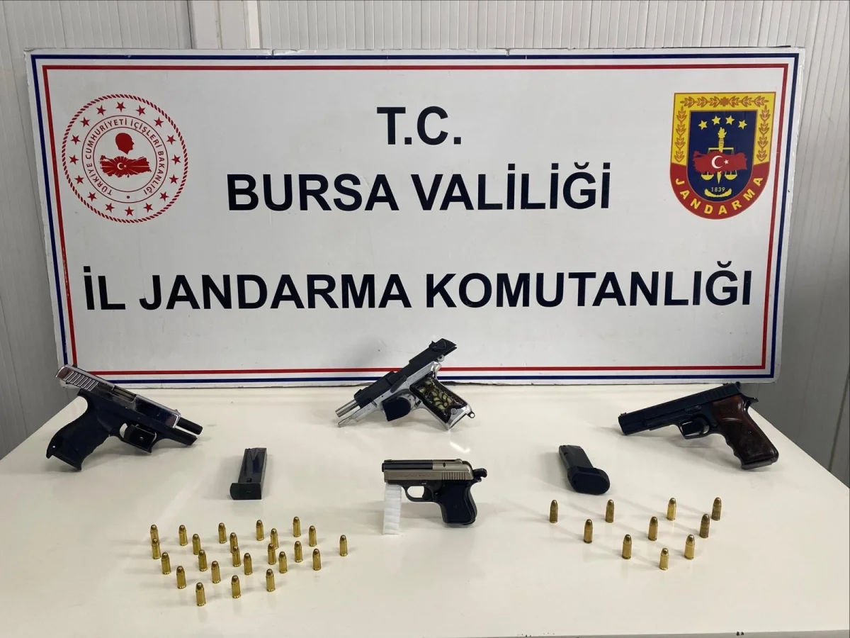 İnegöl’de Jandarma’dan Nefes Kesen Operasyon: Çok Sayıda Ruhsatsız Silah ve Mühimmat Ele Geçirildi