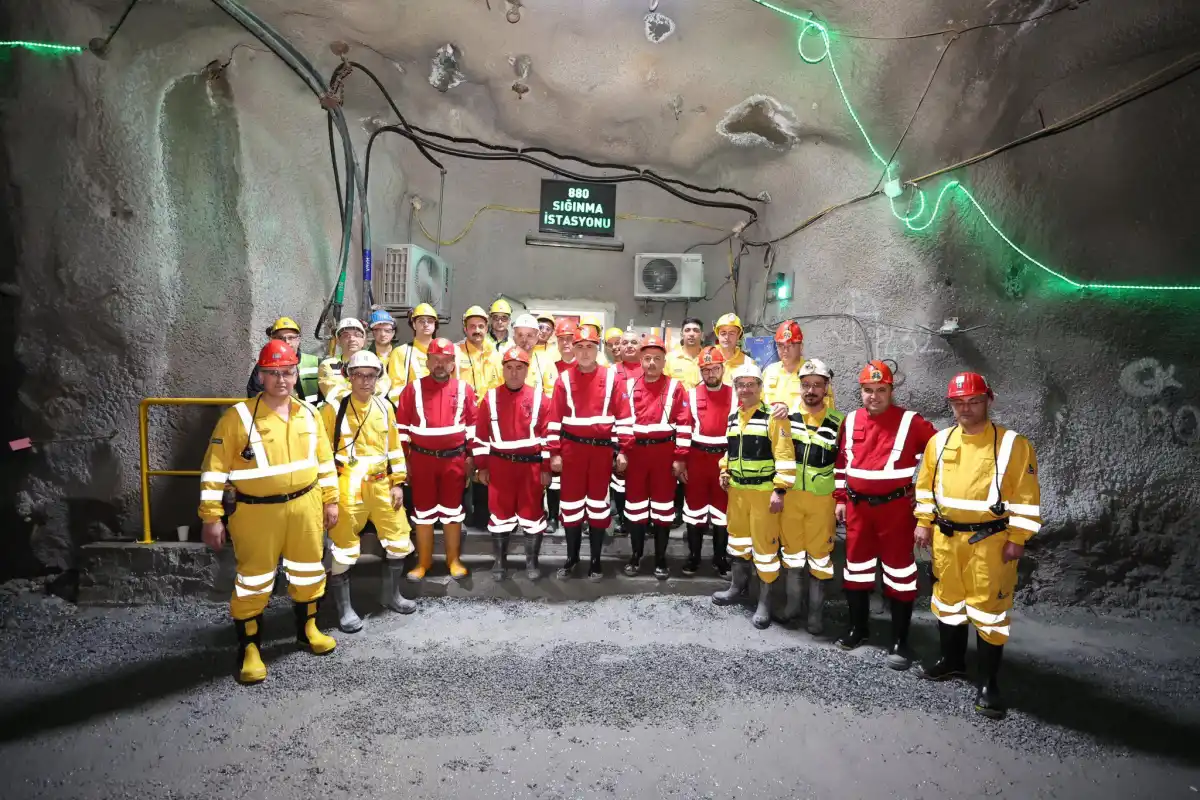 Bakan Işıkhan, Çayeli’ndeki Maden İşçileriyle Sahurda Buluştu: Üretim ve Emek Vurgusu