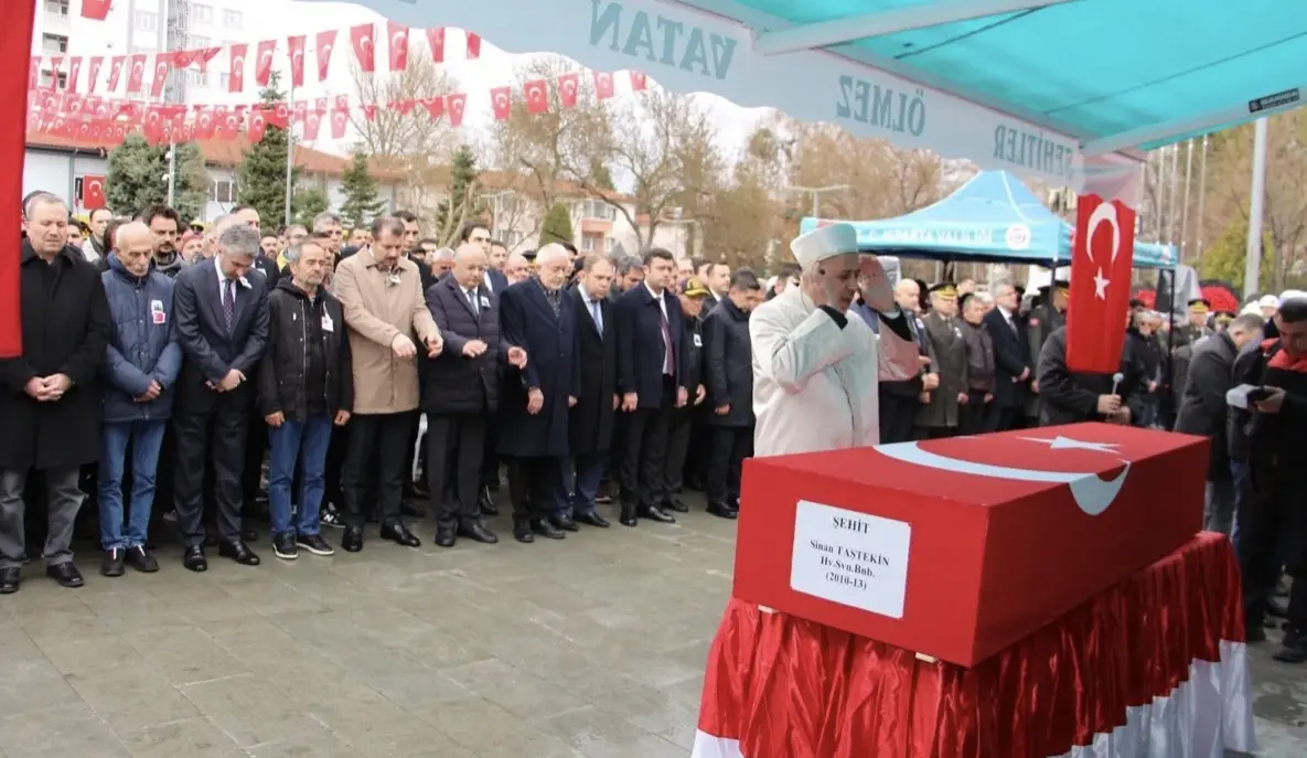 Isparta’da Duygusal Veda: Şehit Binbaşı Sinan Taştekin Son Yolculuğuna Uğurlandı