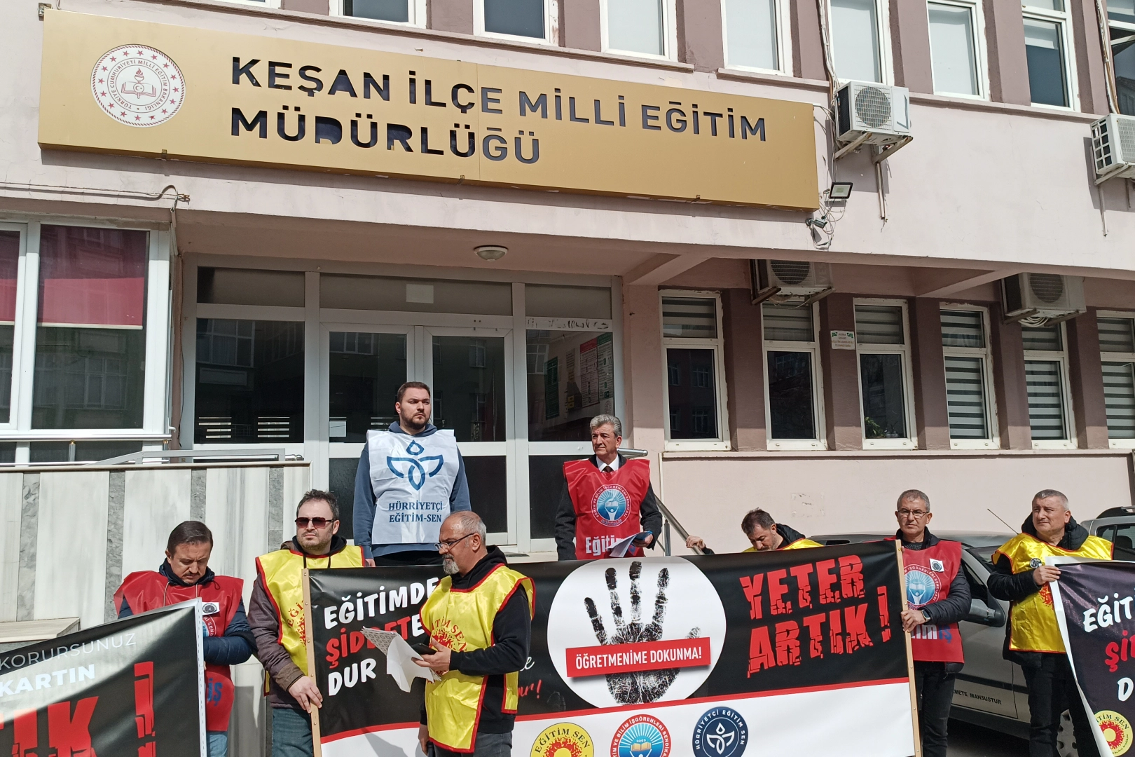 İstanbul’daki Öğretmen Cinayetine Keşan’dan Yükselen Tepki: Eğitimcilere Yönelik Şiddete Kitlesel Yürüyüş