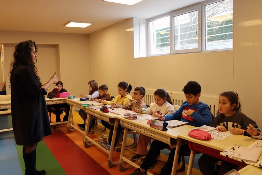 Maltepe’de Çocuklar Cumhuriyet Dil Akademisi’nde Geleceğe İngilizce, Almanca ve İtalyanca ile Hazırlanıyor