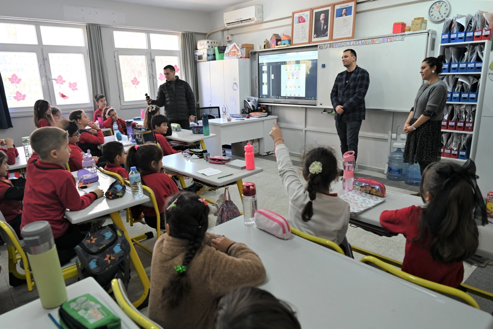 Bornova Belediye Başkanı Ömer Eşki, Minik Öğrencilere Yerel Yönetimi Anlattı, Yeni Park Müjdeleri Verdi