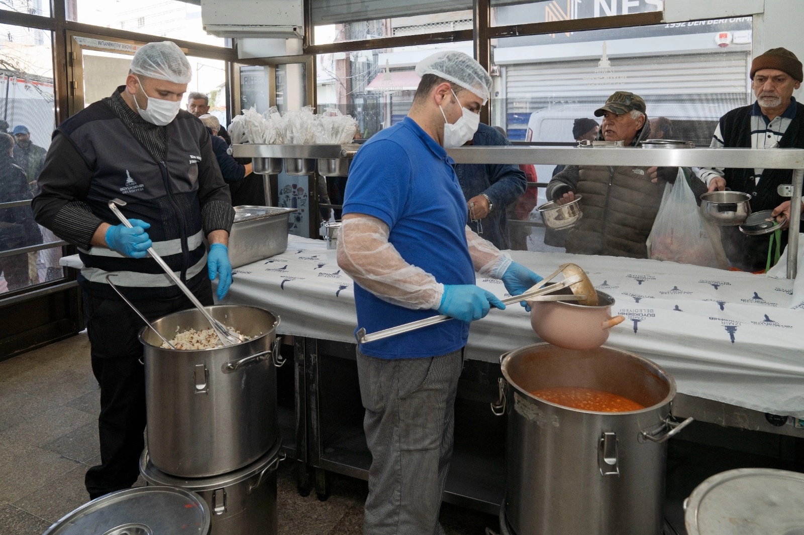 İzmir Büyükşehir’den İki Yılda Milyonlara Dokunan Sosyal Destek Hamlesi