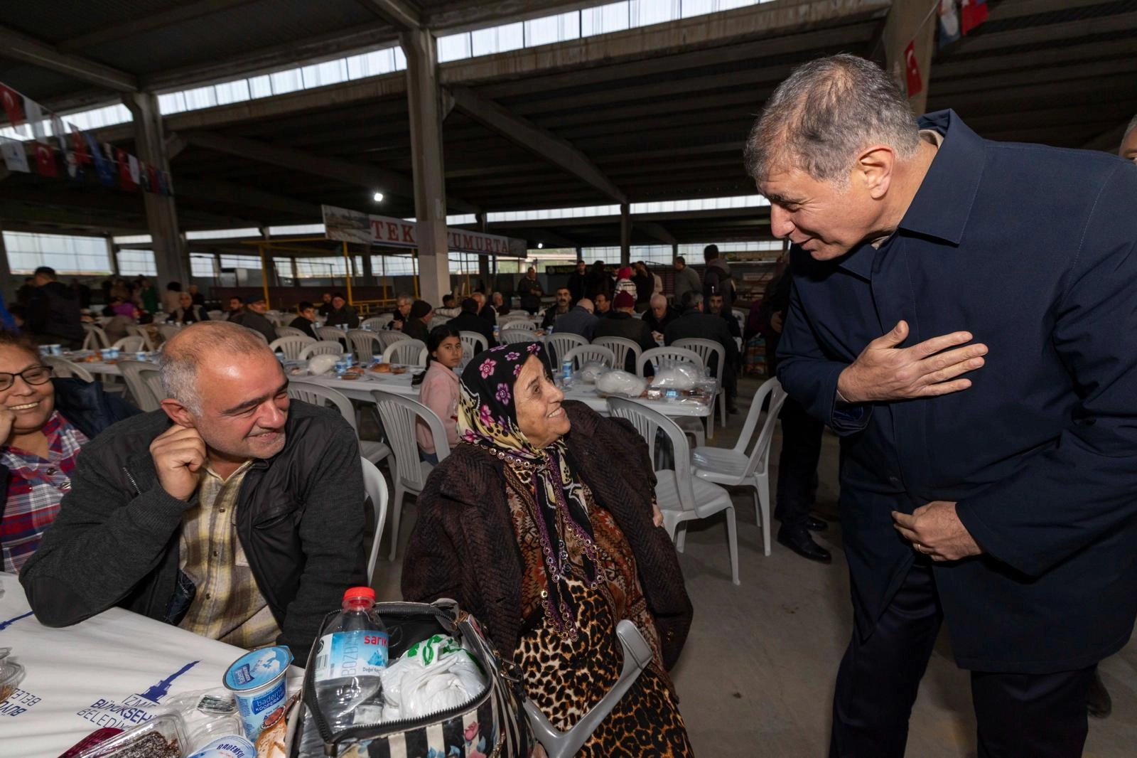 Başkan Tugay Menemen’de Gönül Sofrası Kurdu: Ramazan’ın Birlik Beraberlik Ruhu Vurgulandı