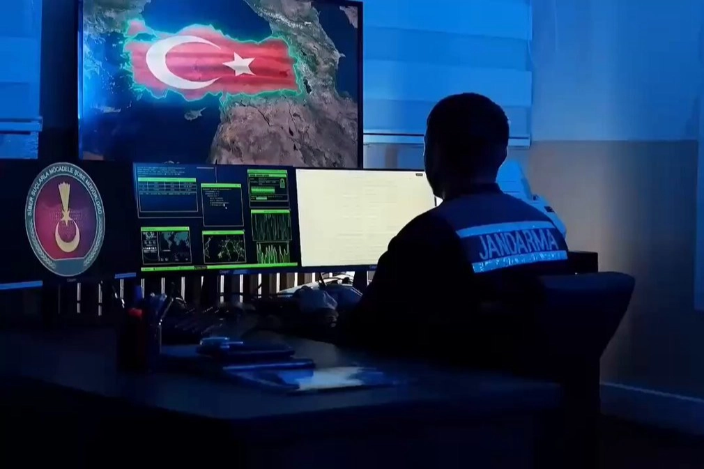 İstanbul Merkezli 9 İlde Yasa Dışı Bahise Darbe: 20 Gözaltı, 26.5 Milyar TL’lik İşlem Ağları Çökertildi