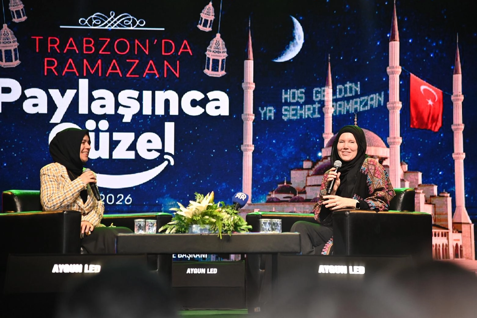 Kanadalı Yazar Jenny Molendyk’in İlham Veren İslam Yolculuğu: Ezan Sesiyle Değişen Hayatlar