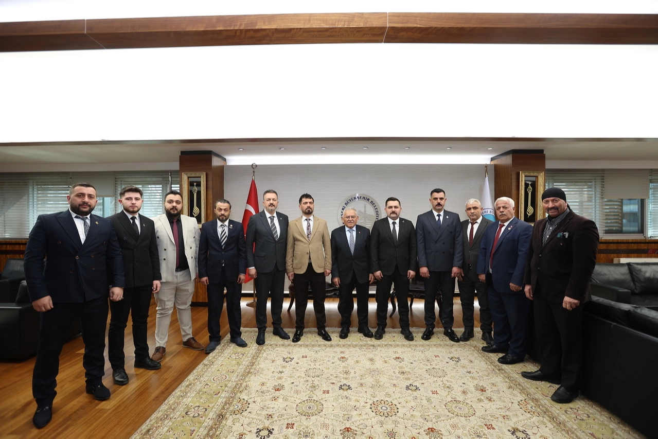 Kayseri Büyükşehir Belediye Başkanı Dr. Memduh Büyükkılıç’tan Alperen Ocakları’na Ziyaret