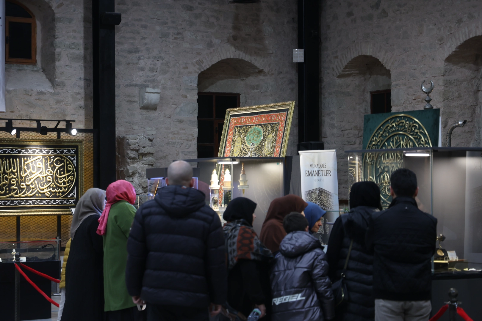 Konya’da Ramazan Ayına Özel ‘Mukaddes Emanetler’ Sergisi Büyük İlgi Görüyor