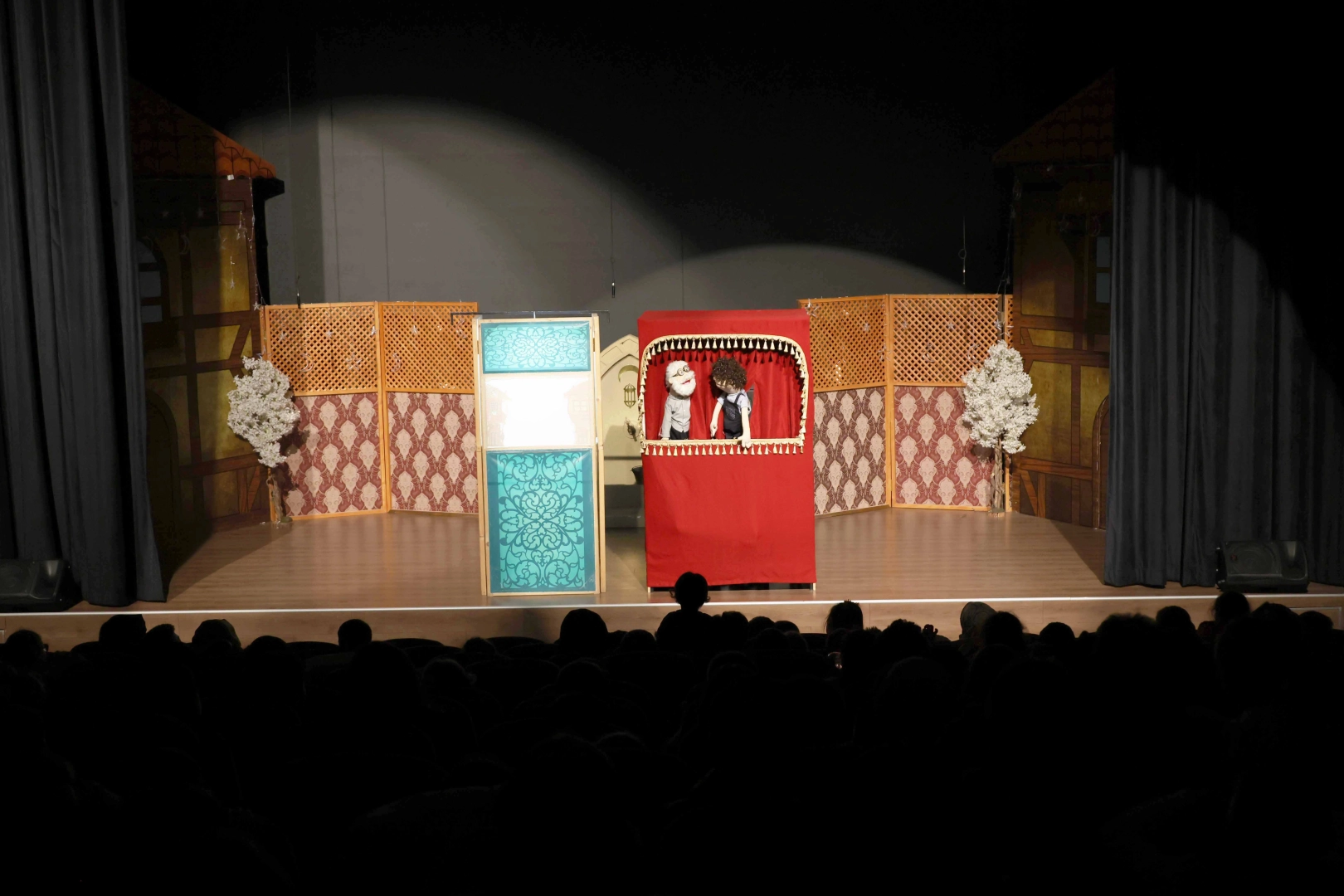 Karatay’da Ramazan Coşkusu: Gölge Oyunu ve Tiyatro Gösterilerine Yoğun İlgi