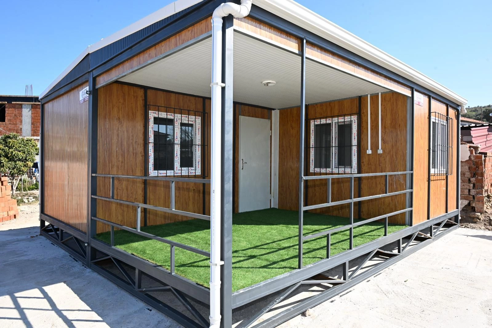 Manisa’da Sel Mağduru Aileye Umut Oldu: Büyükşehir Belediyesi Yeni Yuva Kurdu