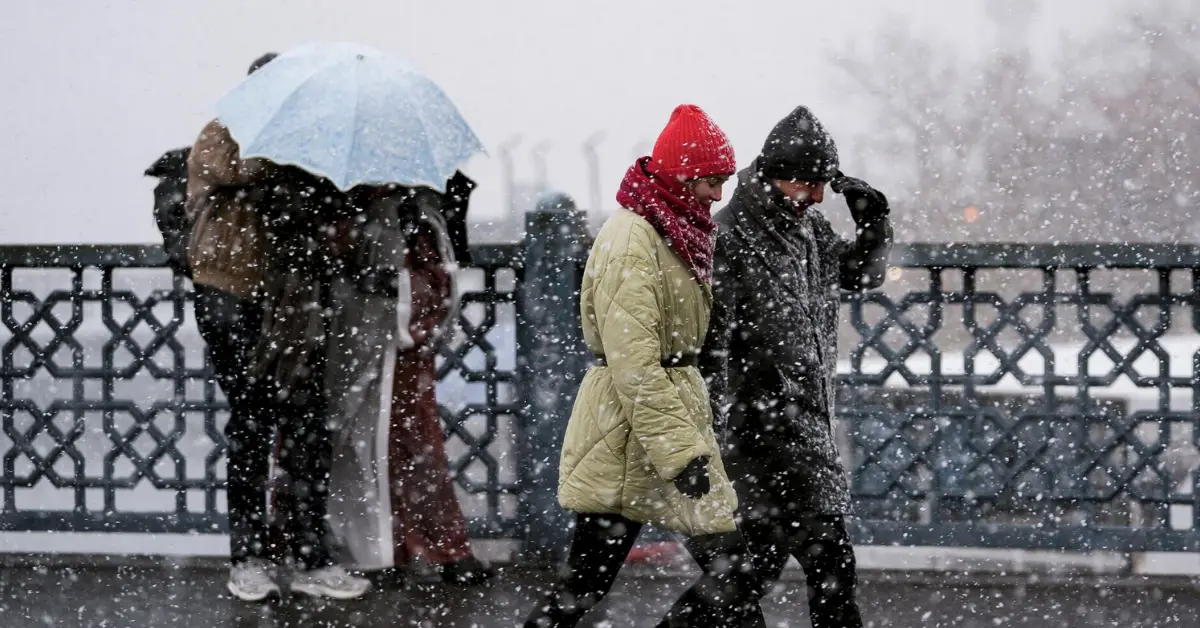 Hava Durumu Uyarısı: Hafta Sonu Kar ve Fırtına Geliyor, Sıcaklıklar Düşüyor
