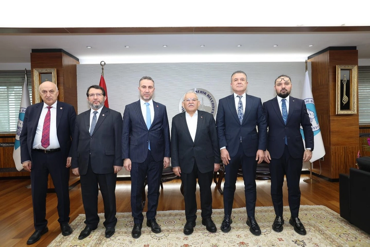 Başkan Büyükkılıç’tan Kayseri İçin Birlik ve İstişare Vurgusu: Farklı Alanlardan Önemli İsimlerle Buluştu