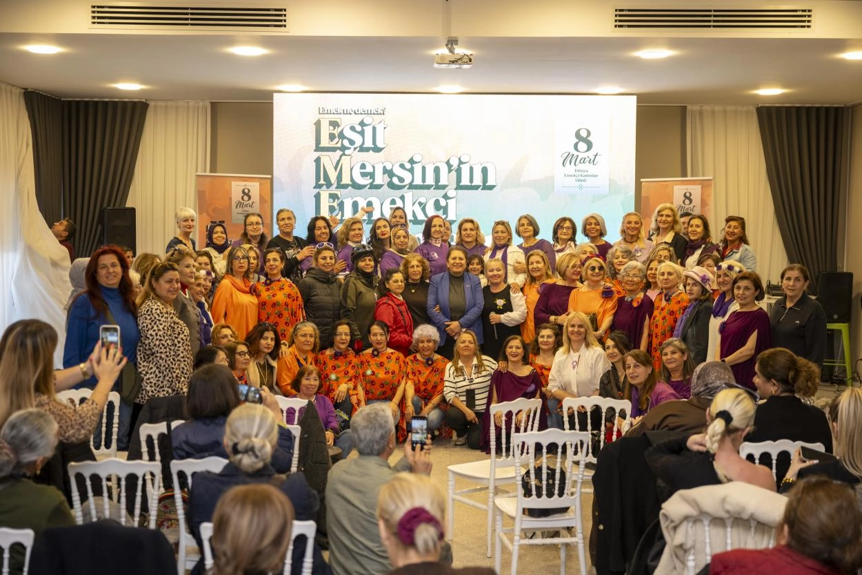 Mersin’de 8 Mart Coşkusu: ‘Eşit Mersin’in Emekçi Kadınları’ Sahnedeydi