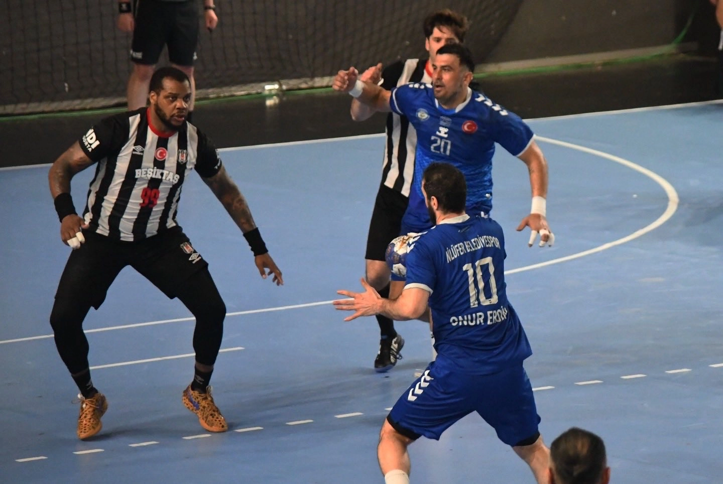 Nilüfer Belediyespor’dan Tarihi Zafer: Lider Beşiktaş’ı Deplasmanda Devirdi!