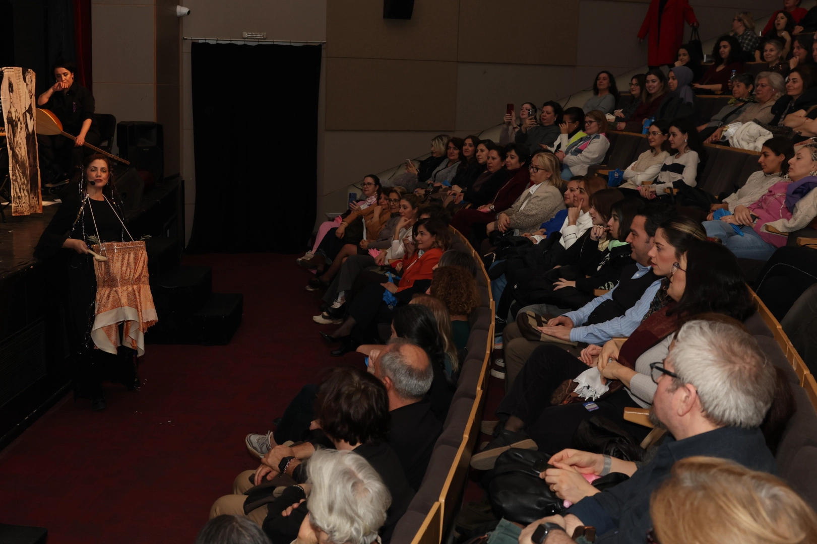 Nilüfer’de 8 Mart’a Özel “Yağmur Kadınlar” Müzikali Kadınlarla Buluştu