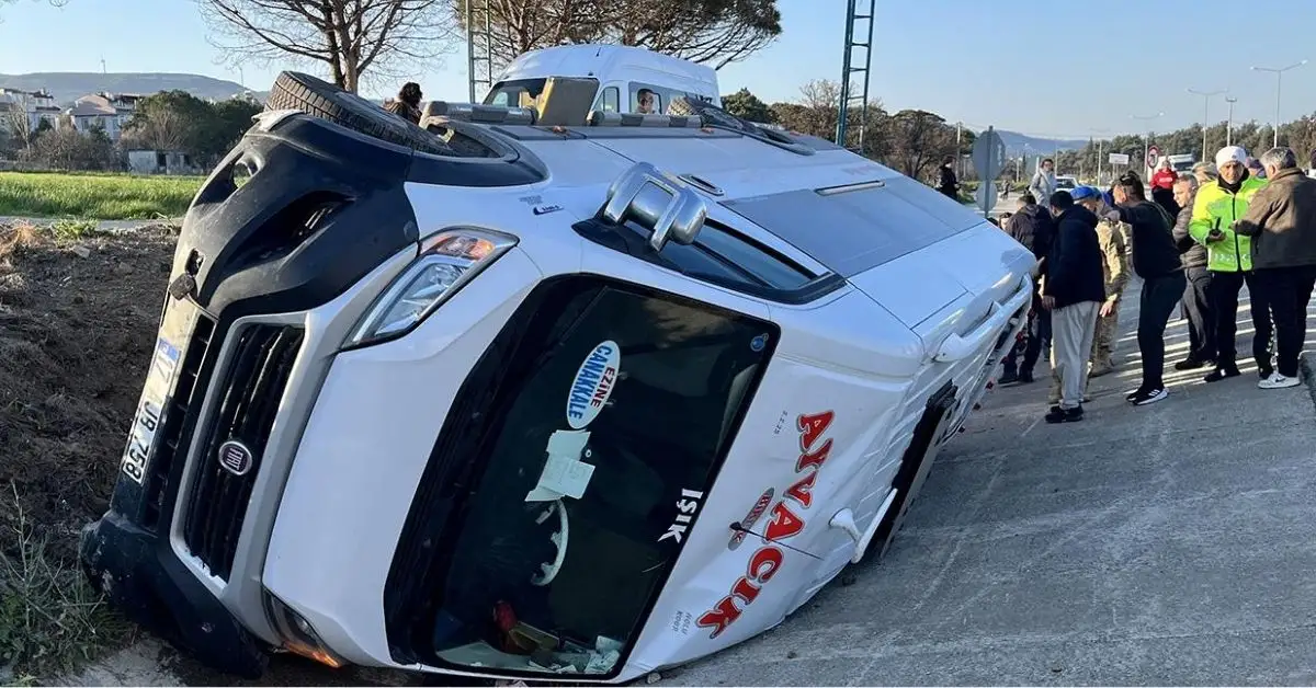 Çanakkale’de Feci Kaza: Öğrencileri Taşıyan Minibüs Devrildi, 8 Yaralı