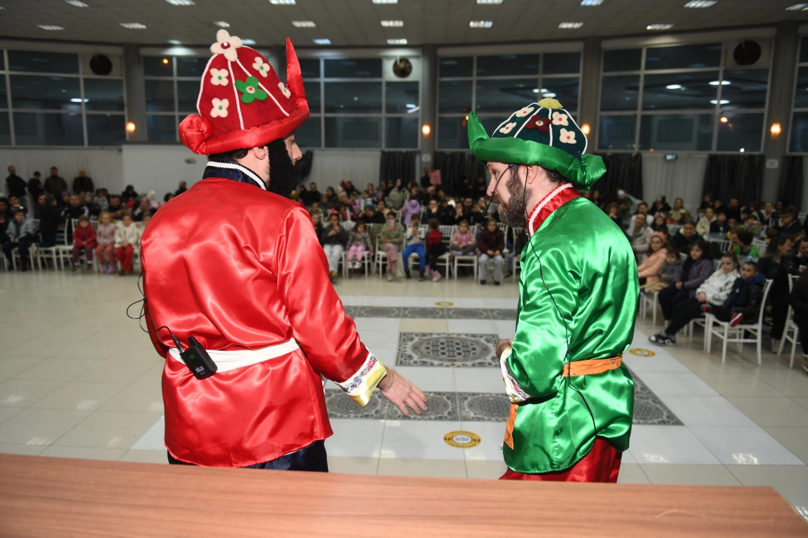 Osmangazi’de Ramazan Coşkusu: Ovaakça’da Karagöz ve Sihirbaz Gösterileri Çocukları Büyüledi