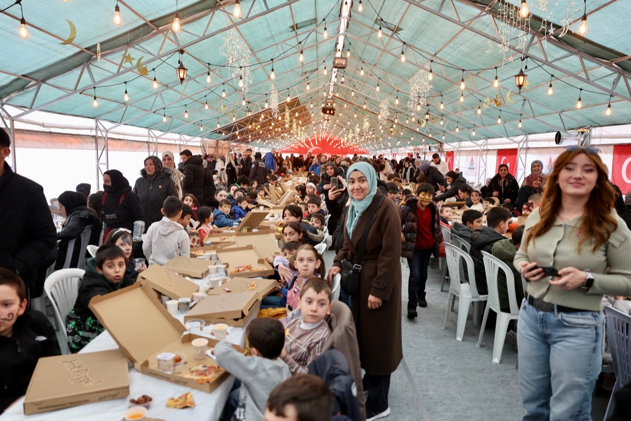 Nevşehir’de Çocuklar Tekne Orucu Şenliği’nde Buluştu: Minyonlar Müzikali Büyük İlgi Gördü
