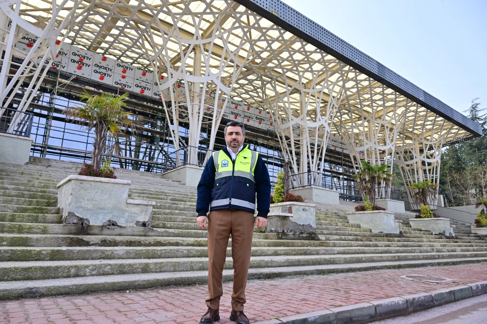 Bursa Yıldırım’da 5 Yıldızlı Gençlik ve Spor Merkezi Dönüşümü: Piremir Pazar Yeri Yeniden Hayat Buluyor