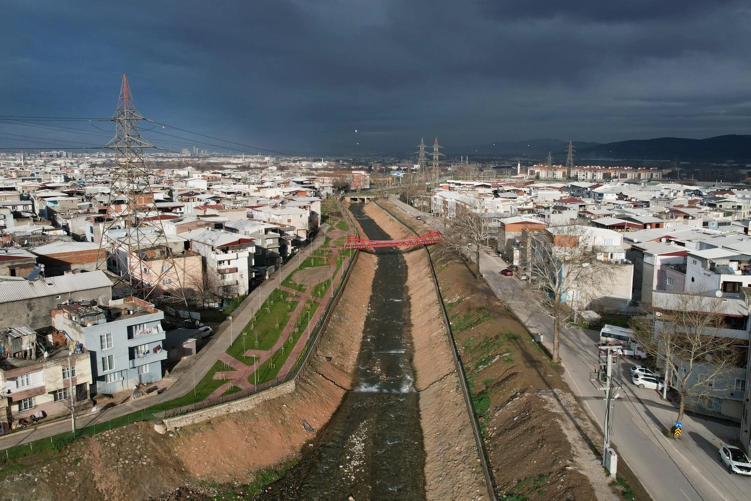 Bursa Yıldırım’da Deliçay Dere Yatağı Güvenli Yaşam Alanına Dönüştü