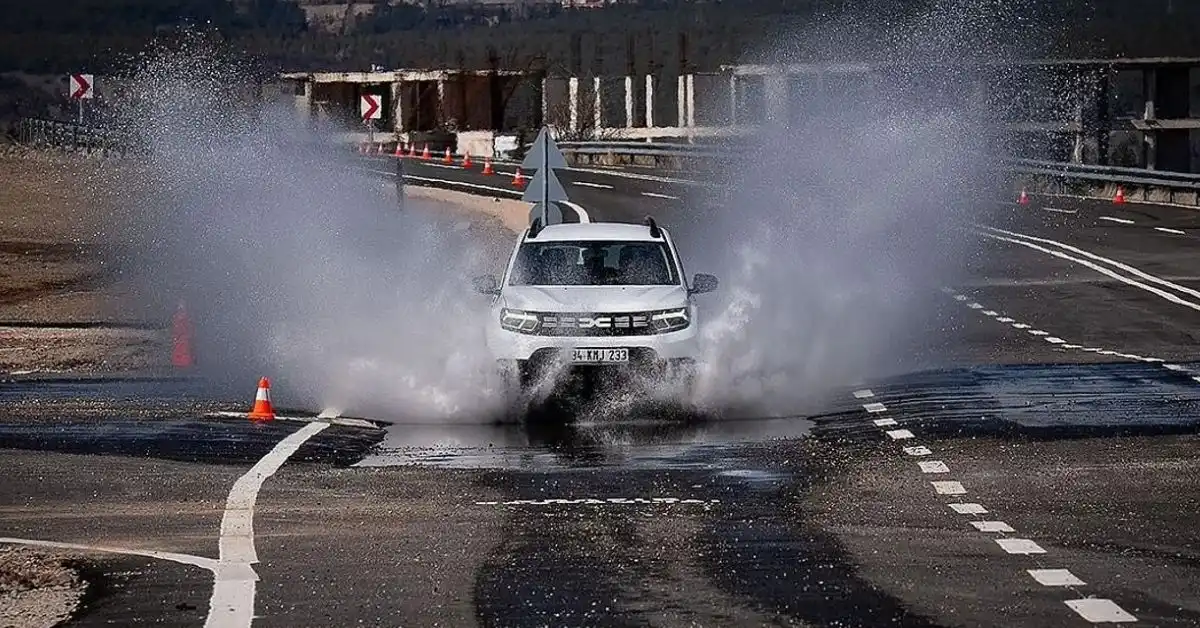 Trafik Polisleri İçin Kritik Sürüş Eğitimi: Güvenlik ve Hız Öncelikli
