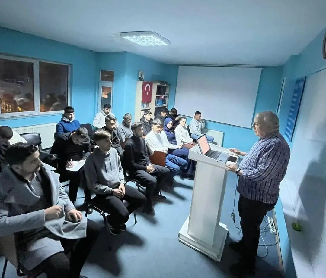 Yeşilay Kars Şubesi’nden Gençlere Yönelik Kapsamlı Bağımlılıkla Mücadele Eğitimi