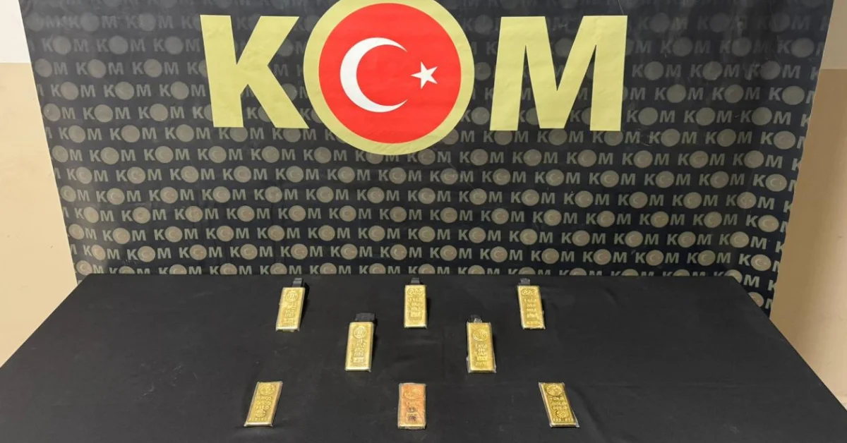 Hatay’da Nefes Kesen Operasyon: Motosiklet Sürücüsünün Çantasından 8 Kilo Kaçak Altın Çıktı!