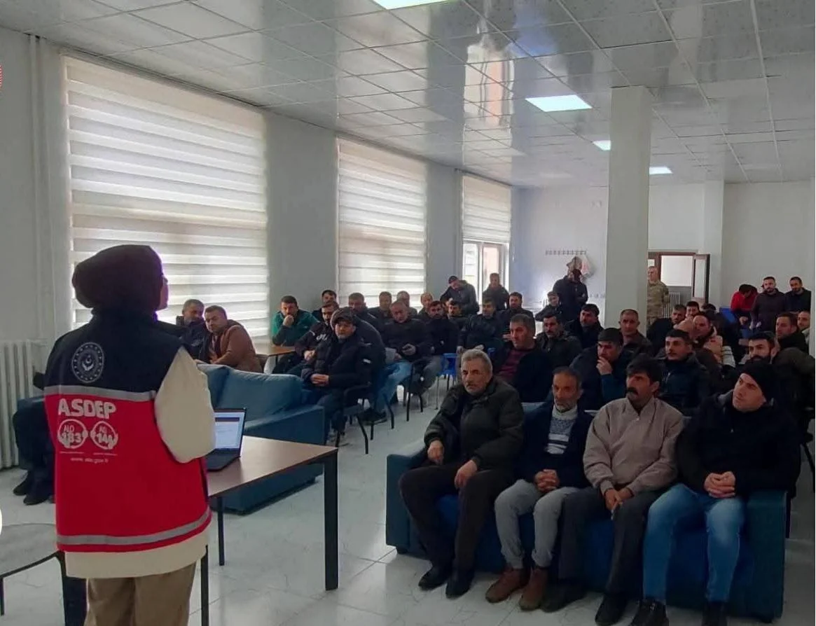 Kağızman’da Güvenlik Korucularına Kadına Şiddet ve Erken Yaşta Evlilikle Mücadele Eğitimi