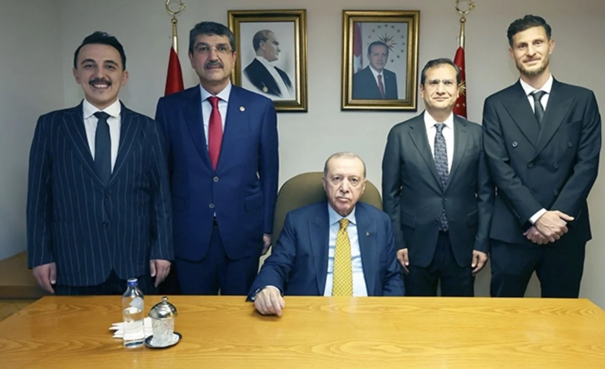 Batman Petrolspor’dan Cumhurbaşkanı Erdoğan’a Özel Şampiyonluk Forması Hediyesi