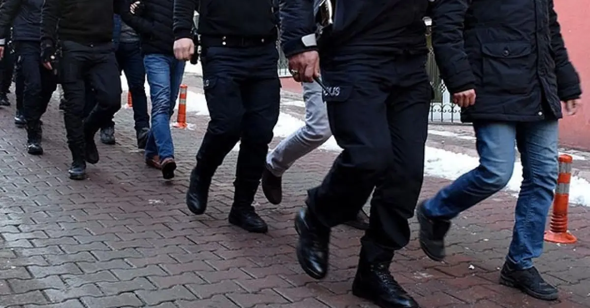 Hatay’da Nefes Kesen Operasyon: 102 Bin Uyuşturucu Hap ve 273 Gram Sentetik Madde Ele Geçirildi, 24 Kişi Tutuklandı