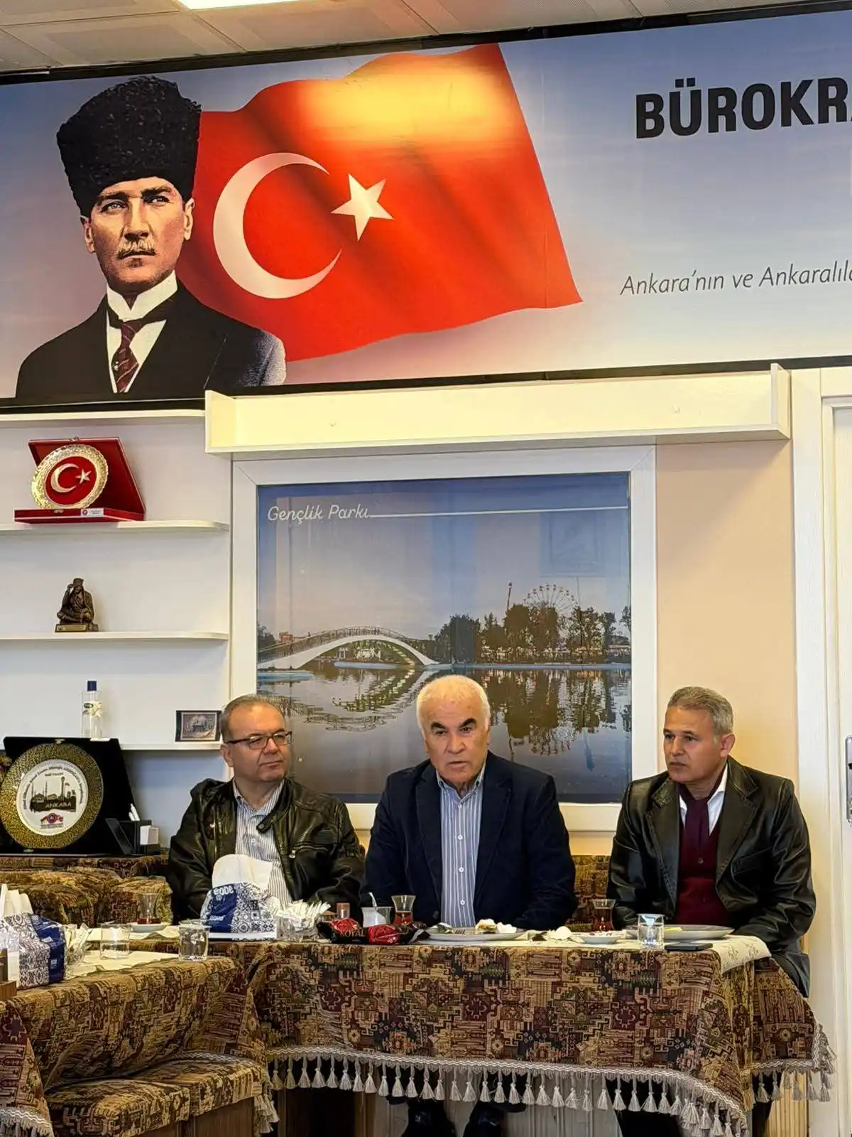 Ankara’nın Bürokrat ve Akademisyenleri BADER’in ‘Gönül Sofrası’nda Buluştu: Birlik ve Hizmet Mesajı Verildi