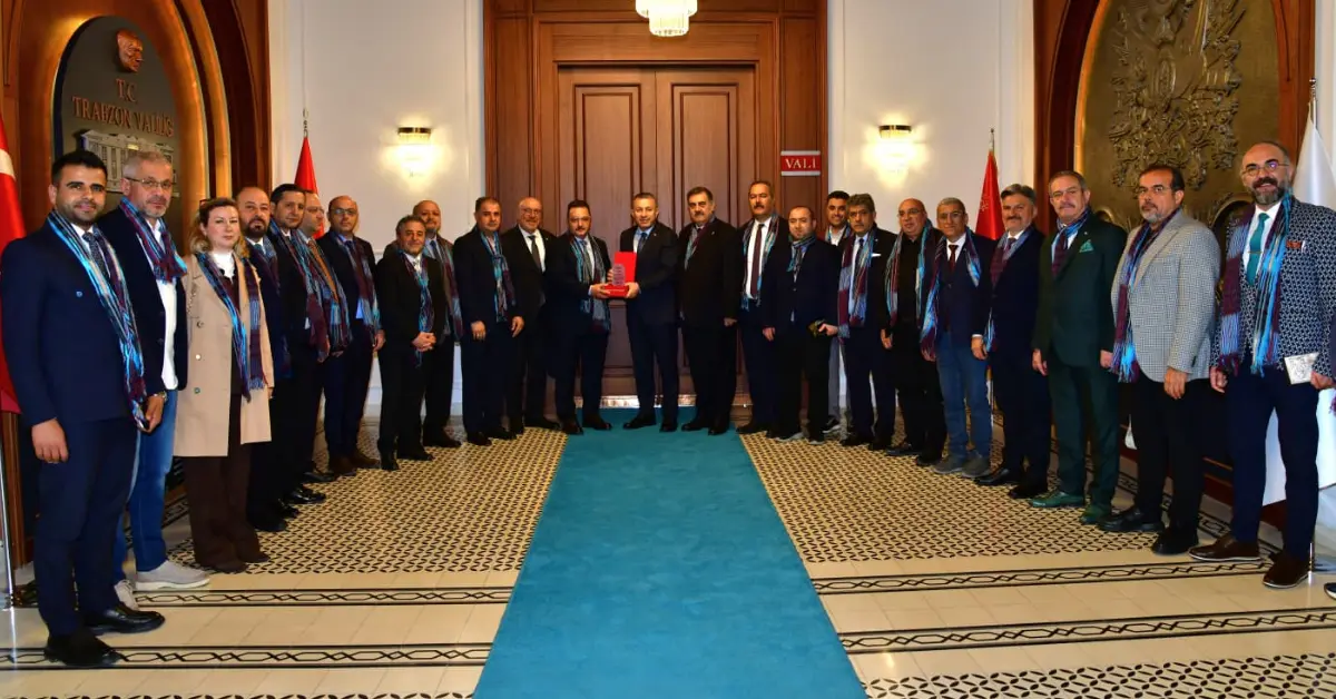 TİMBİR Heyeti Trabzon Valisi Tahir Şahin’i Ziyaret Etti: Medya ve Yerel Yönetim İş Birliği Vurgulandı