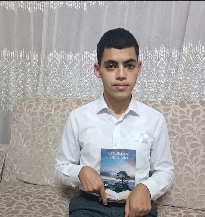 Engelleri Aşan Şair Mehmet Ağca’dan Duygu Dolu Yeni Eser: ‘Kalbimden Yükselen Şiirler’