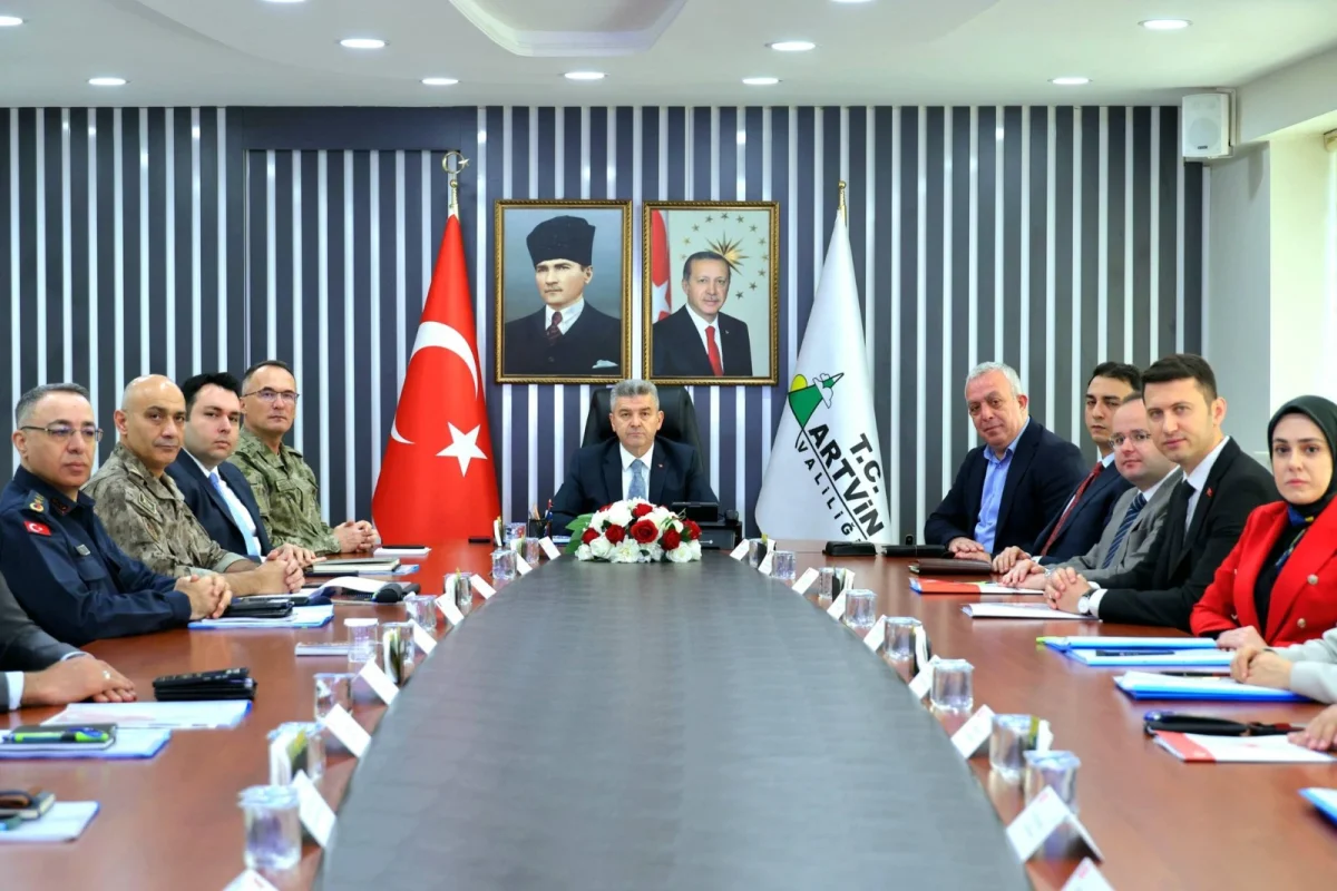 Artvin’de Okul Güvenliği Masaya Yatırıldı: Vali Ergün Başkanlığında Kapsamlı Değerlendirme