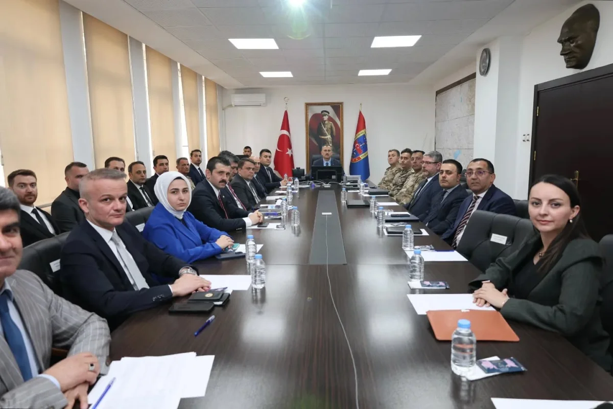 Ağrı Valisi Patnos’ta Güvenlik ve Asayiş Toplantısına Başkanlık Etti: Kapsamlı Değerlendirmeler Yapıldı