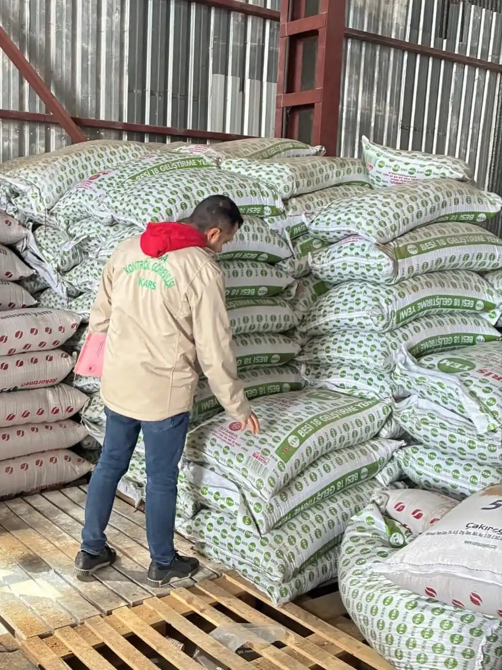 Kars’ta Yem İşletmelerine Eş Zamanlı Denetim: Kalite ve Hijyen Teyakkuzda