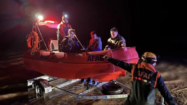 Erciyes Tekir Göleti’nde Bot Faciası: 3 Genç Nefes Kestiği Anlarda Kurtarıldı