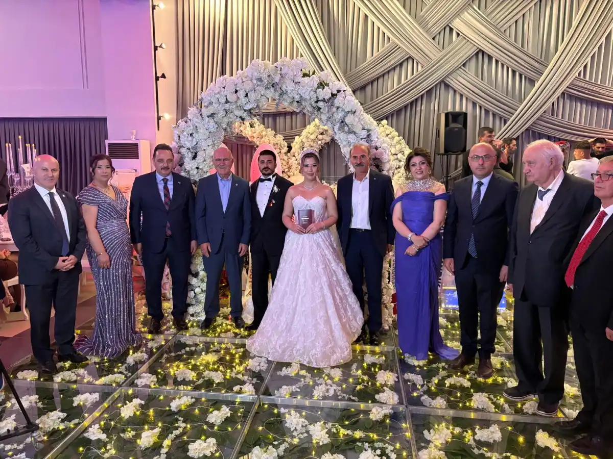 TİMBİR Uşak Kurucusu Umut İbrahim Demiröz ve Hande Gündüz Muhteşem Bir Düğünle Evlendi