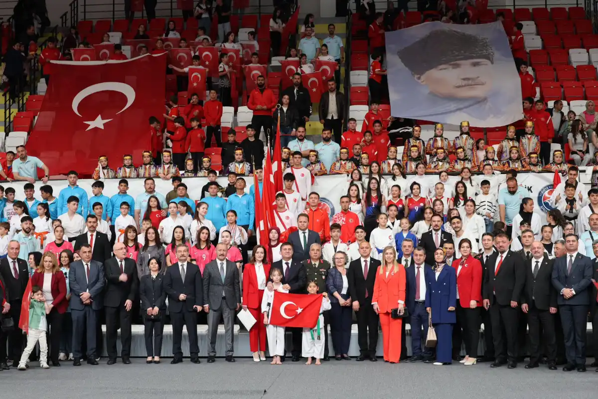 Kırıkkale’de 19 Mayıs Coşkusu: Gençlerin Enerjisi ve Spor Gösterileriyle Unutulmaz Bir Kutlama