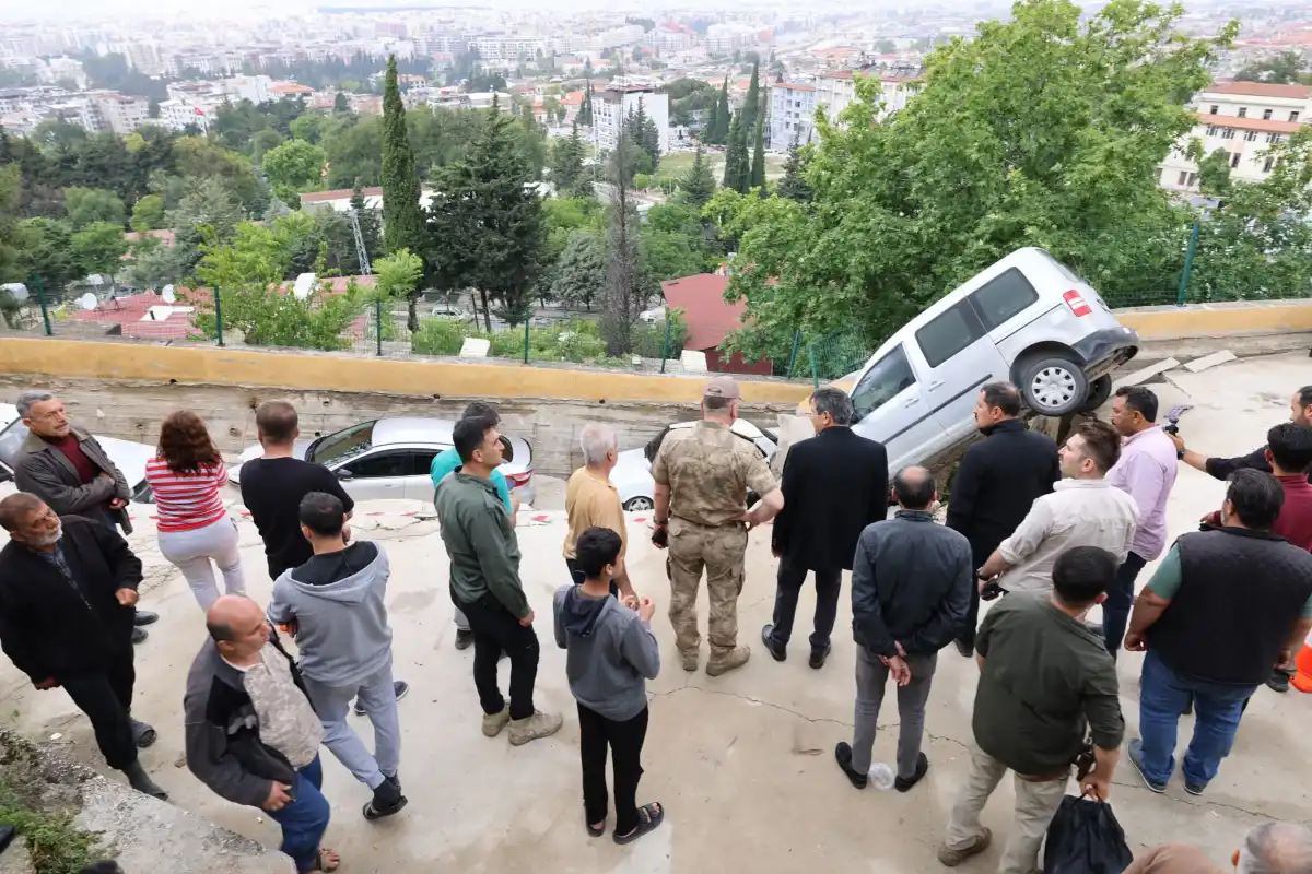 Hatay’da Yoğun Yağış Sonrası Hasar Tespit ve Yardım Çalışmaları Hız Kesmeden Devam Ediyor