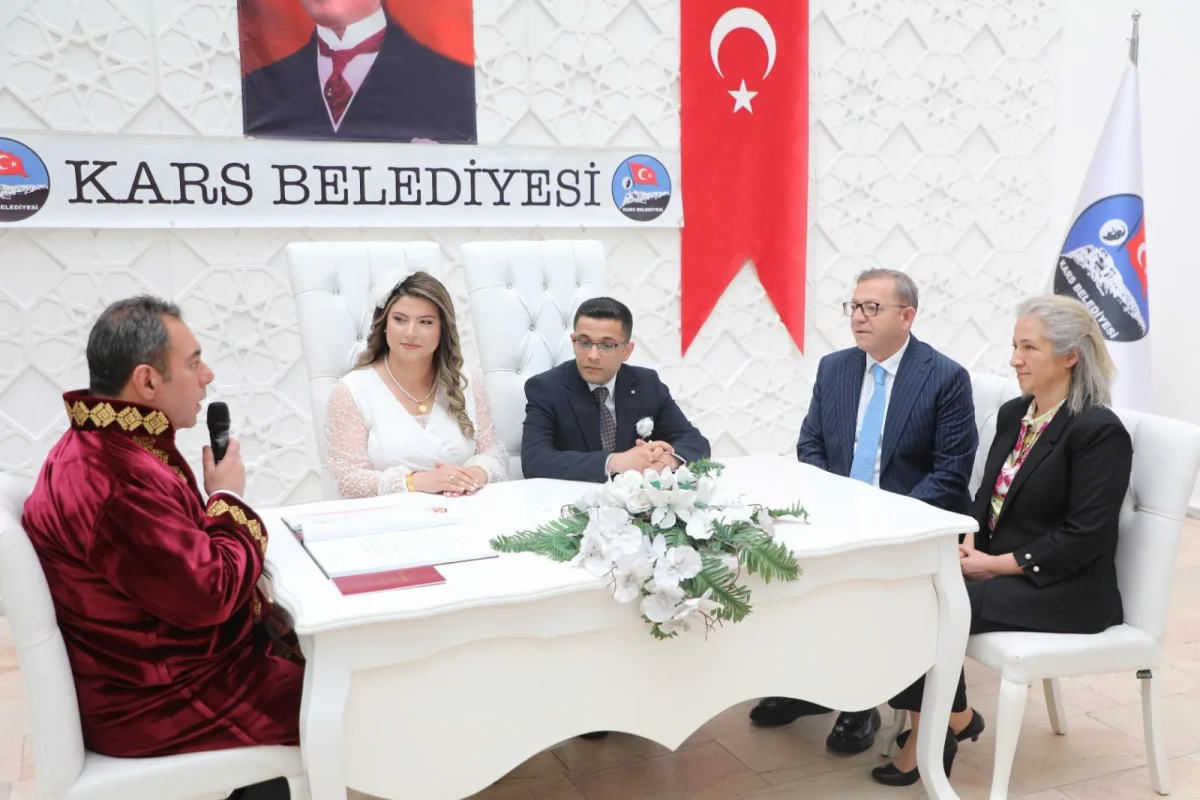 Kars Valisi Ziya Polat, Makam Şoförünün Mutlu Gününde Yalnız Bırakmadı