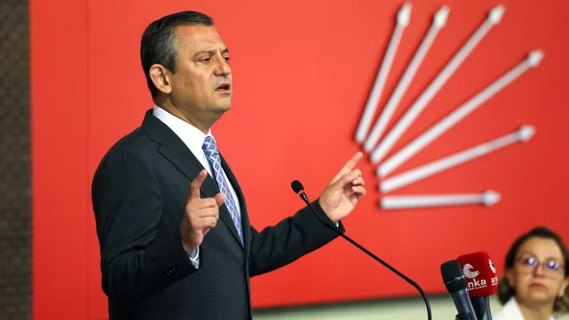 CHP’de Yeni Dönem: Özgür Özel Grup Başkanı Oldu