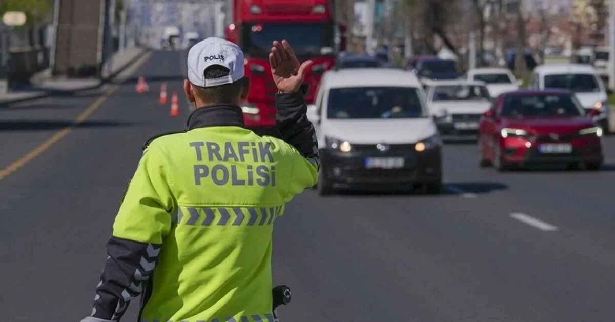 Bakan Çiftçi’den Bayram Trafiği Uyarısı: “Can Kaybetmeyelim, Sevdiklerimize Sağ Salim Kavuşalım”