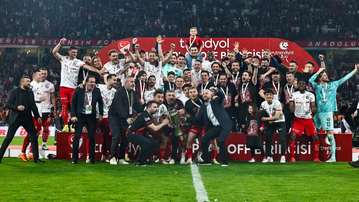 Tarihi An! Çorum FK, 60 Yıllık Hasreti Sonlandırdı ve Süper Lig’e Yükseldi!