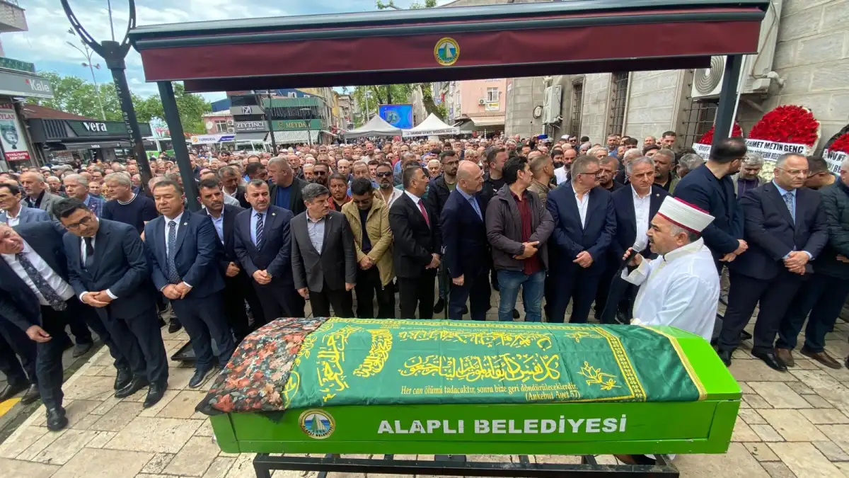 AK Parti Eski MKYK Üyesi Emine Çift, Zonguldak’ta Gözyaşlarıyla Son Yolculuğuna Uğurlandı