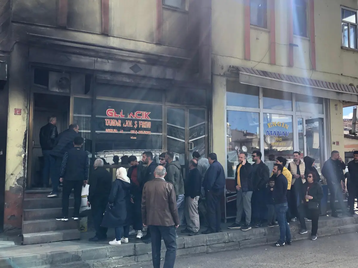 Kars’ta Arefe Günü Lavaş Fırınlarında Bayram Heyecanı: Uzun Kuyruklar Oluştu