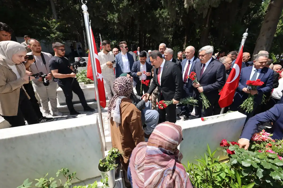 Hatay Protokolünden Kurban Bayramı’nda Şehitlik Ziyareti: Vatan Uğruna Can Verenler Unutulmadı